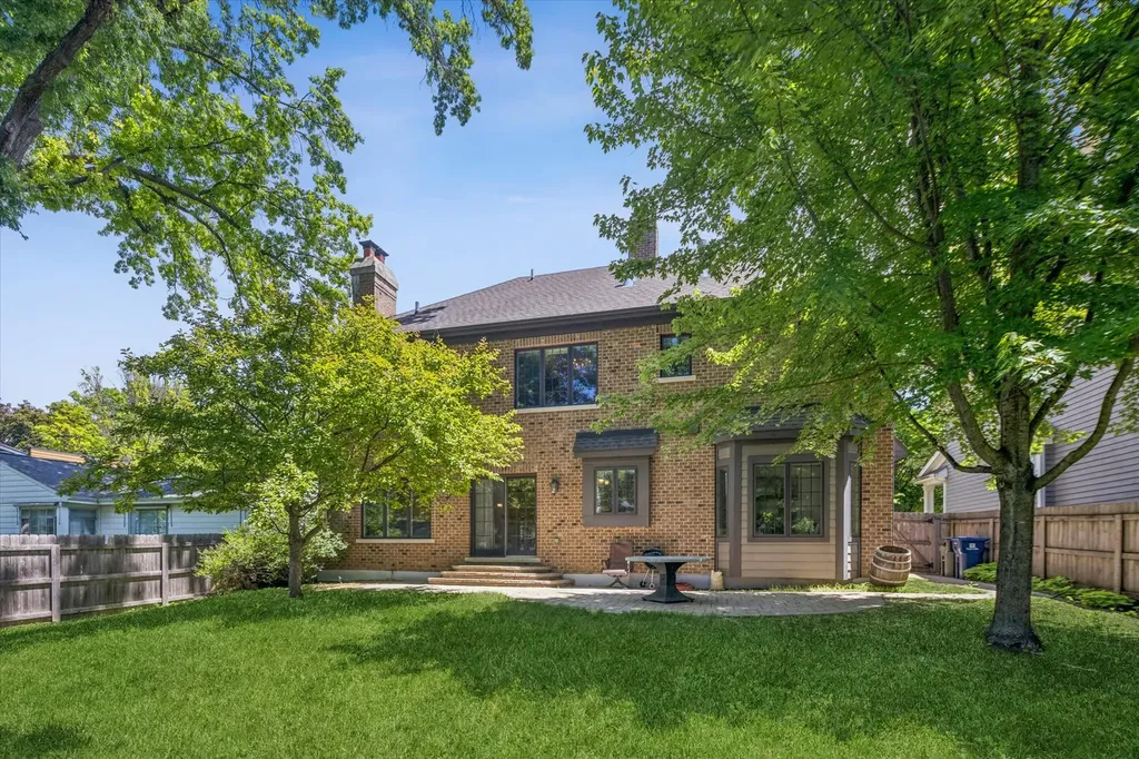639 North Wright Street Naperville IL 60563