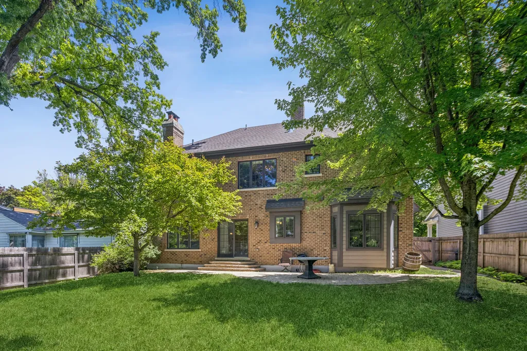 639 North Wright Street Naperville IL 60563