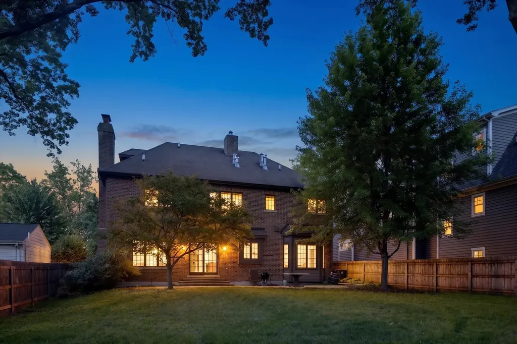 639 North Wright Street Naperville IL 60563