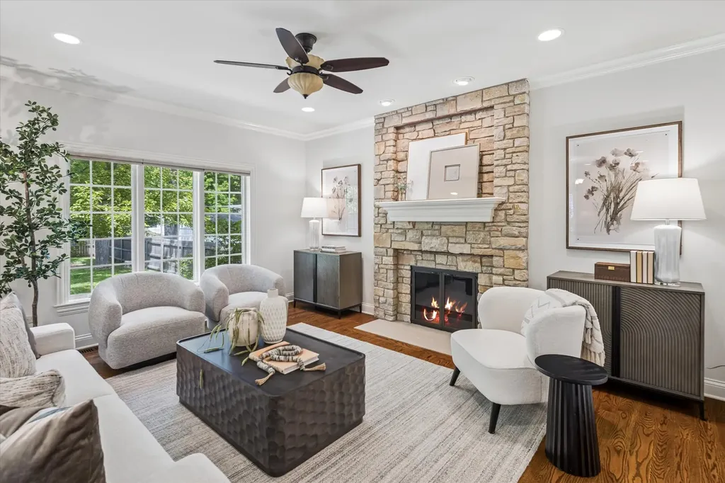 639 North Wright Street Naperville IL 60563