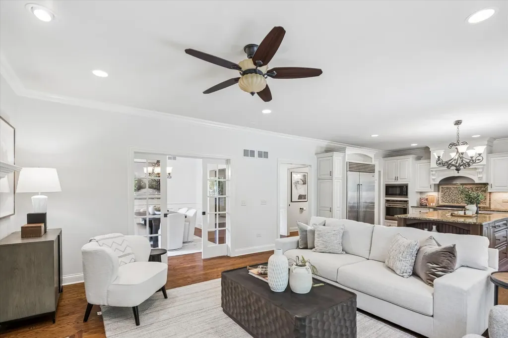 639 North Wright Street Naperville IL 60563