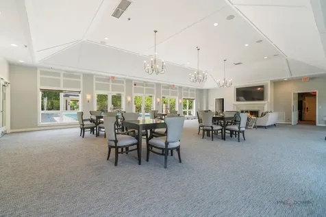 2148 Royal Ridge Drive Northbrook IL 60062