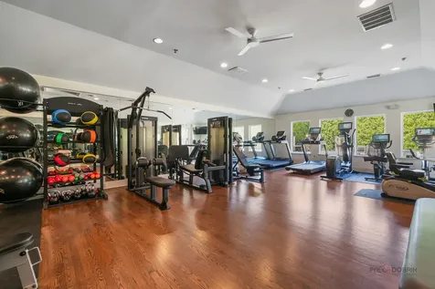 2148 Royal Ridge Drive Northbrook IL 60062