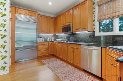2148 Royal Ridge Drive Northbrook IL 60062