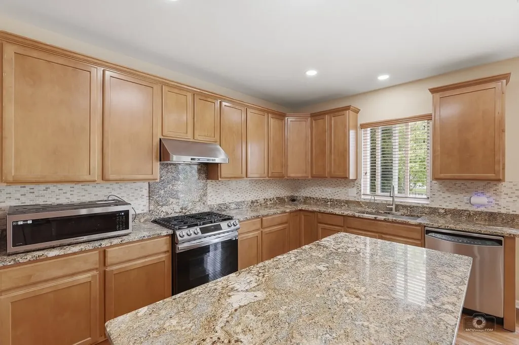 385 Marshall Ash Street Bolingbrook IL 60490