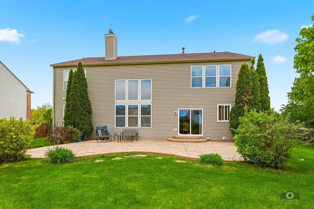 385 Marshall Ash Street Bolingbrook IL 60490