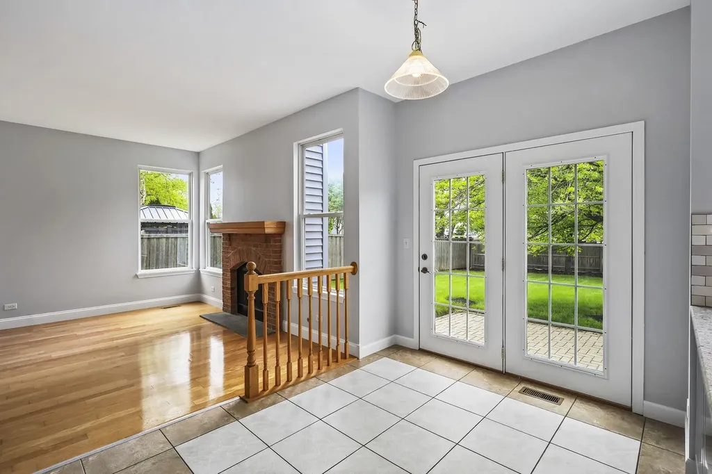 2455 Emerson Lane Naperville IL 60540