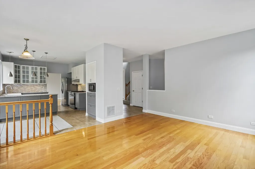 2455 Emerson Lane Naperville IL 60540