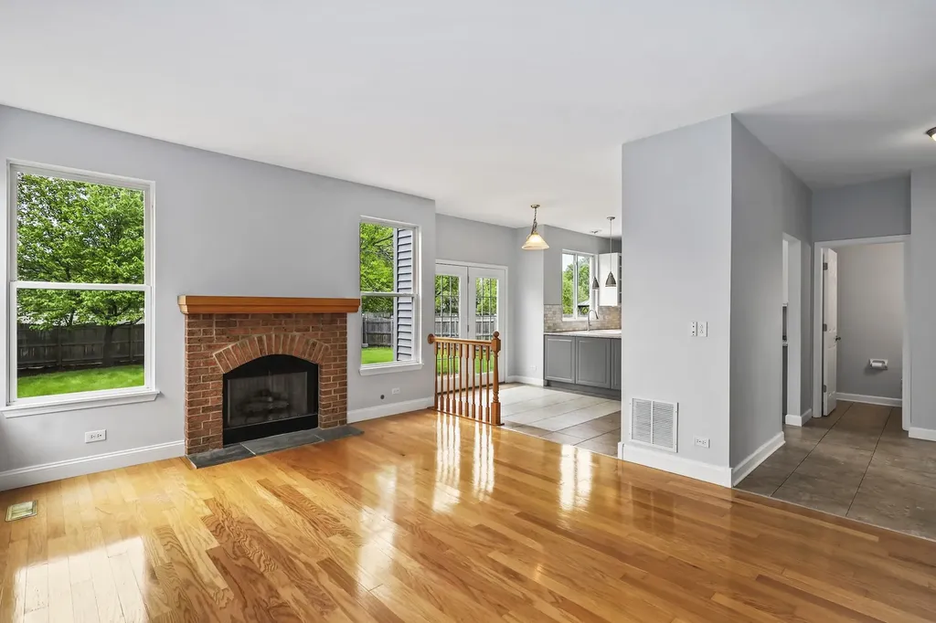2455 Emerson Lane Naperville IL 60540