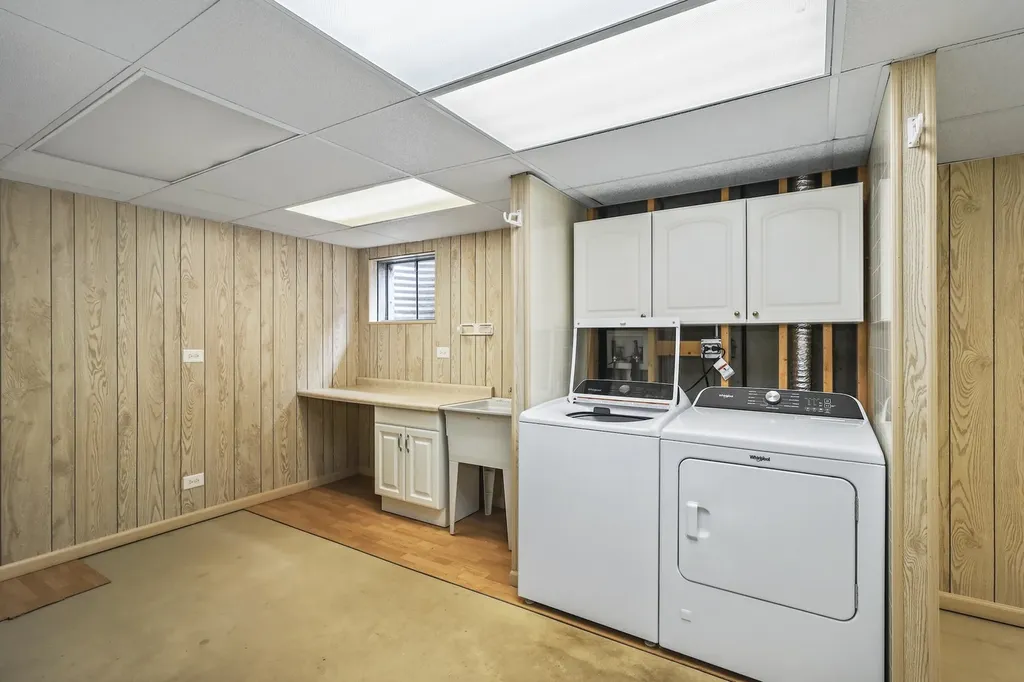 2455 Emerson Lane Naperville IL 60540
