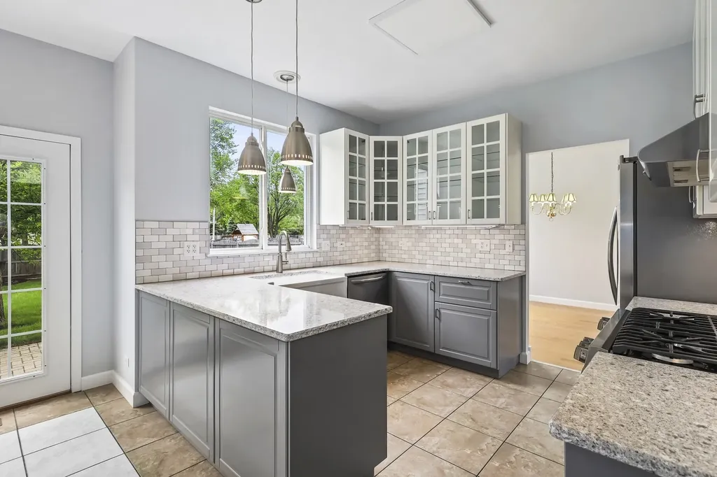 2455 Emerson Lane Naperville IL 60540