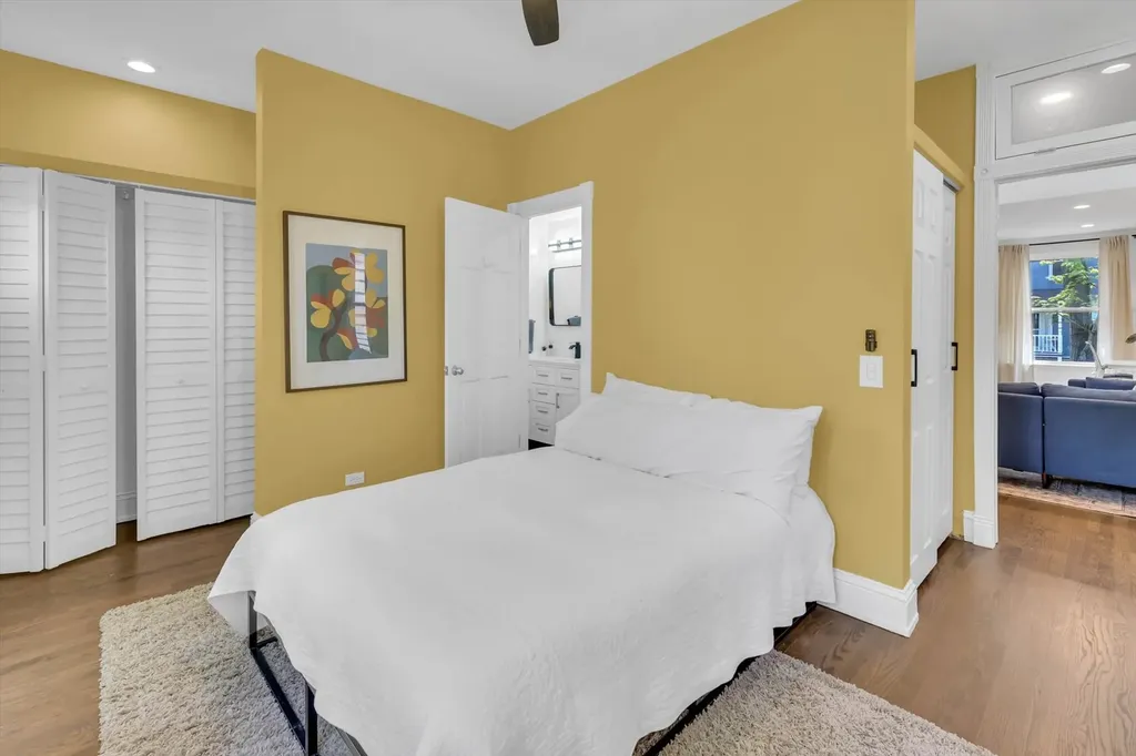 4701 South Woodlawn Avenue Chicago IL 60615