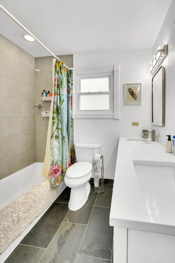 4701 South Woodlawn Avenue Chicago IL 60615