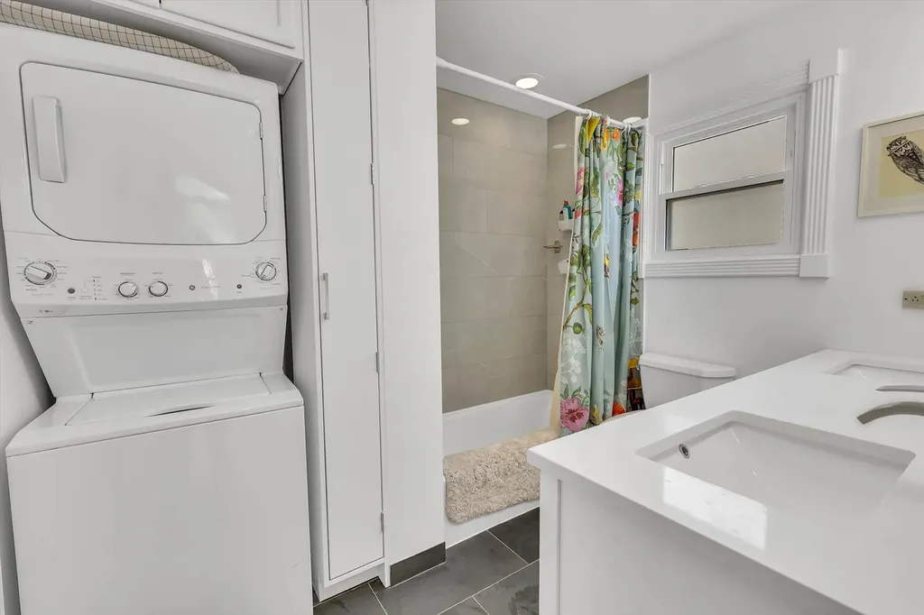 4701 South Woodlawn Avenue Chicago IL 60615