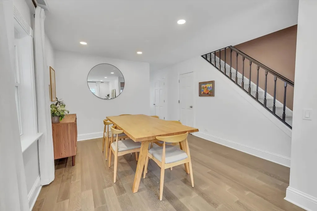 4701 South Woodlawn Avenue Chicago IL 60615