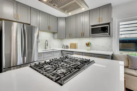 4701 South Woodlawn Avenue Chicago IL 60615