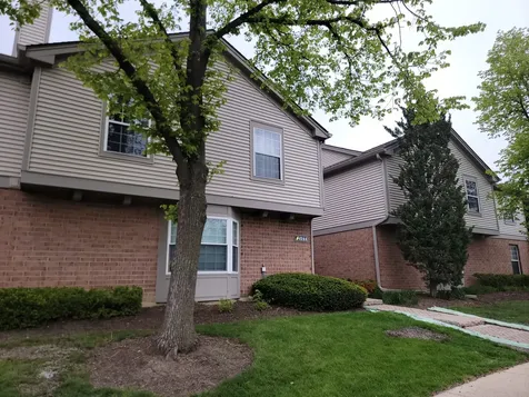 1744 Eastwood Court Schaumburg IL 60195