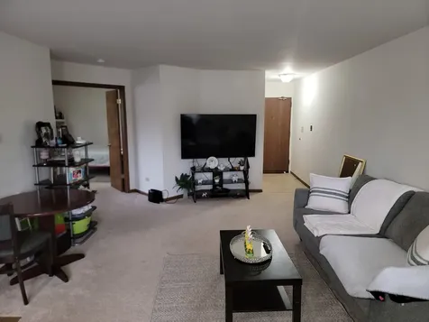 1744 Eastwood Court Schaumburg IL 60195