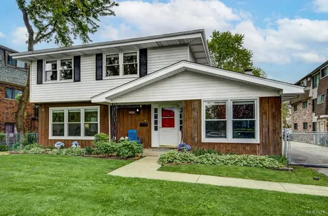 9826 Nottingham Avenue Chicago Ridge IL 60415