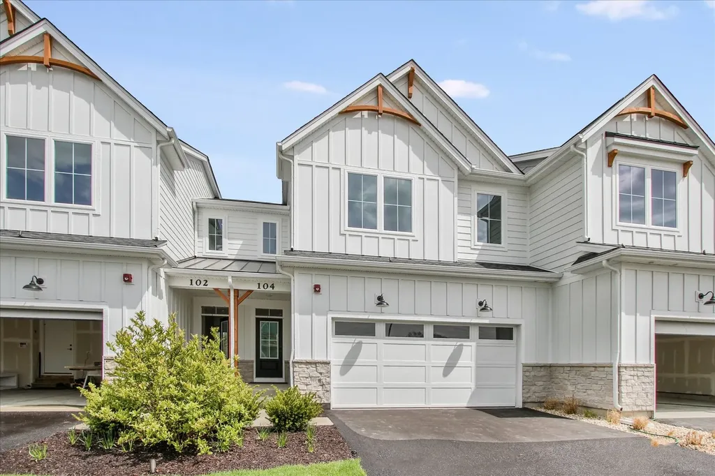 104 Sterling Drive Lincolnshire IL 60069
