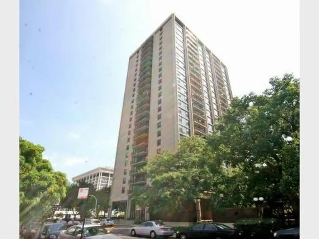 2605 South Indiana Avenue Chicago IL 60616