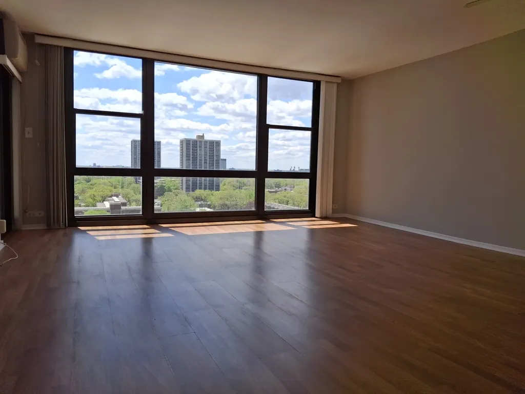 2605 South Indiana Avenue Chicago IL 60616