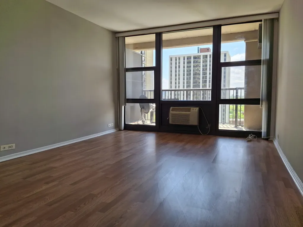 2605 South Indiana Avenue Chicago IL 60616