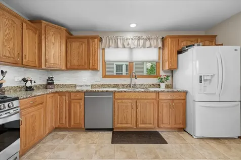 569 Rose Lane Bartlett IL 60103