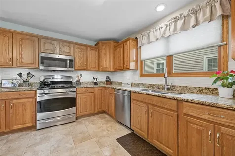 569 Rose Lane Bartlett IL 60103