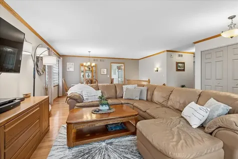 569 Rose Lane Bartlett IL 60103