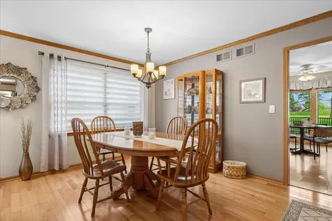 569 Rose Lane Bartlett IL 60103