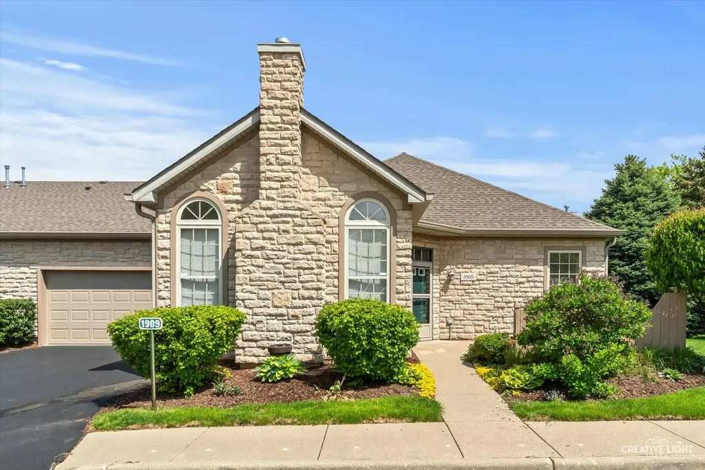 1909 Timbers Edge Circle Joliet IL 60431