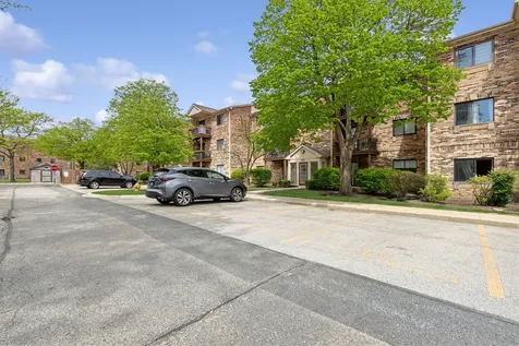 2213 Nichols Road Arlington Heights IL 60004