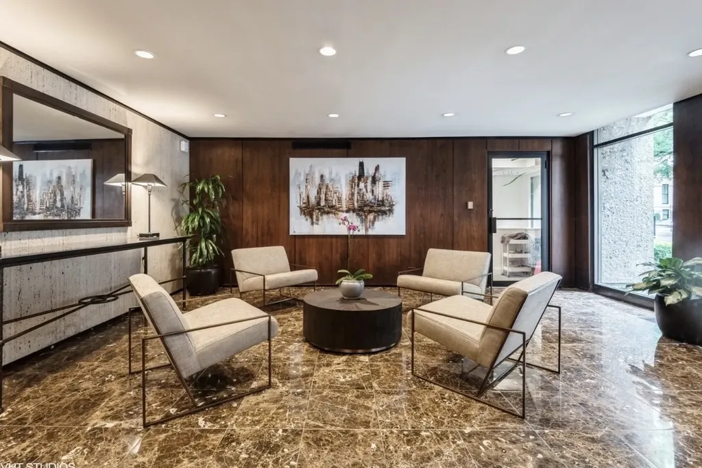 1 East Scott Street Chicago IL 60610