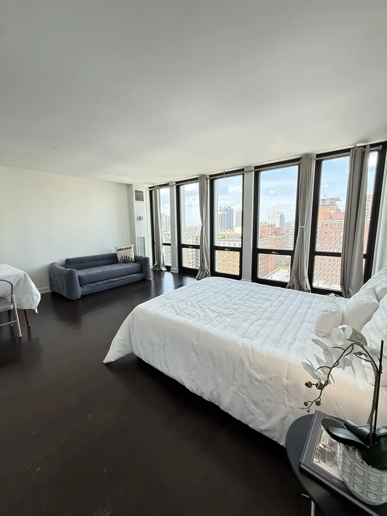 1 East Scott Street Chicago IL 60610
