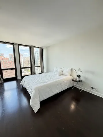 1 East Scott Street Chicago IL 60610