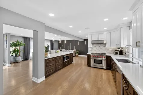 24 West Berkley Drive Arlington Heights IL 60004