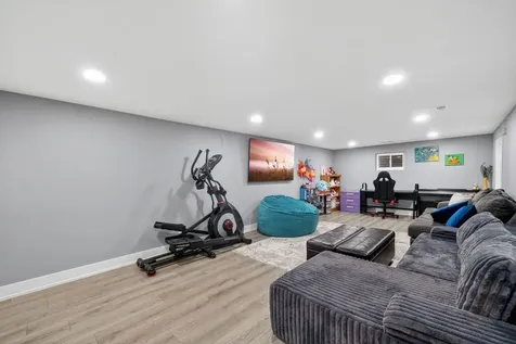 24 West Berkley Drive Arlington Heights IL 60004