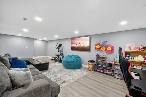 24 West Berkley Drive Arlington Heights IL 60004