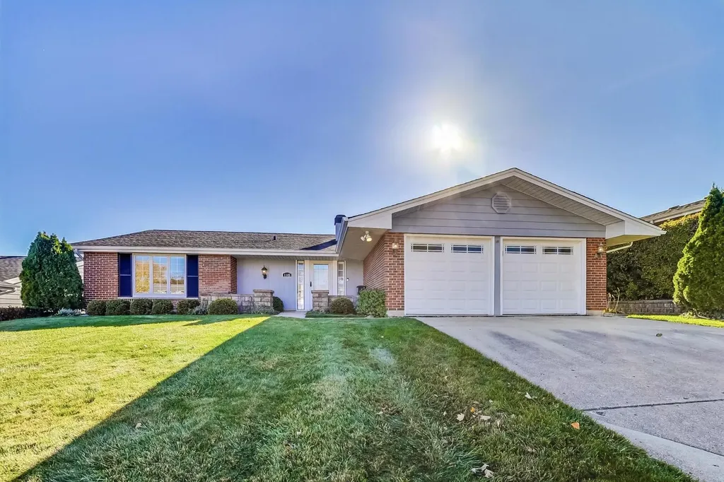 1145 Nottingham Lane Hoffman Estates IL 60169
