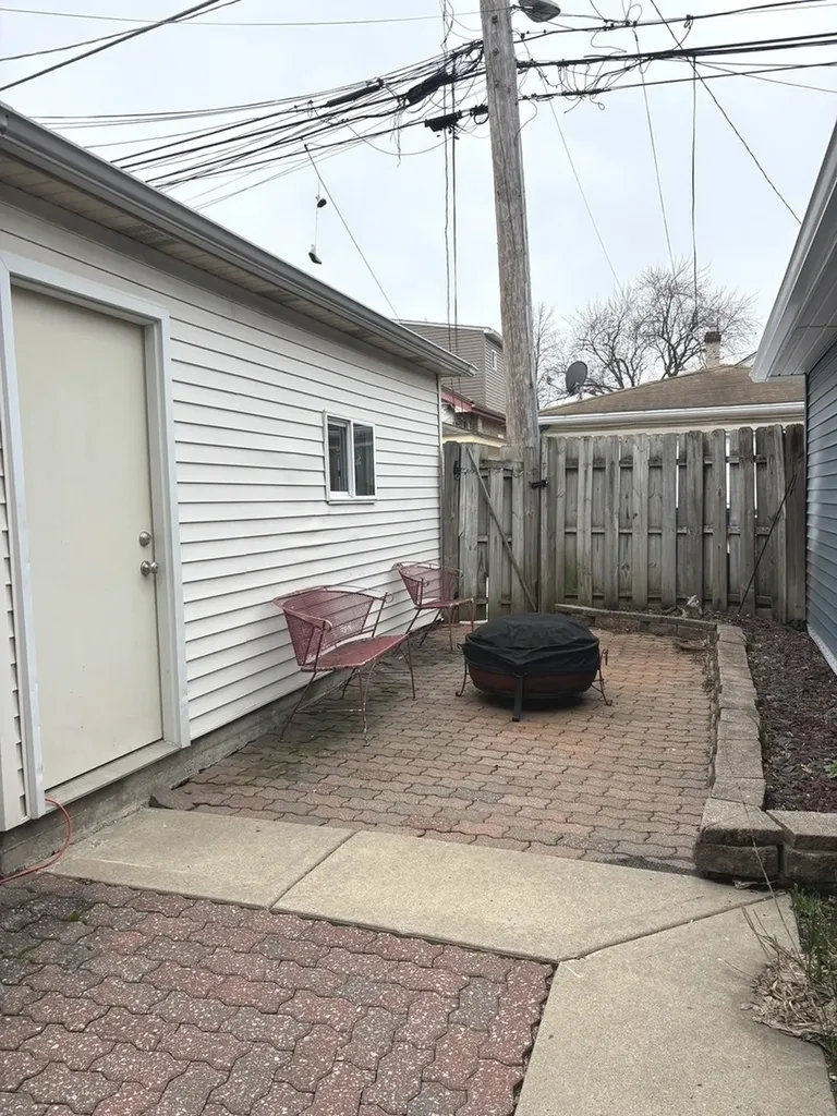 3132 North Lowell Avenue Chicago IL 60641