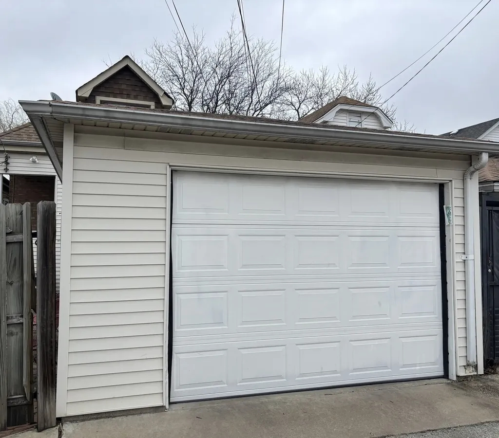 3132 North Lowell Avenue Chicago IL 60641