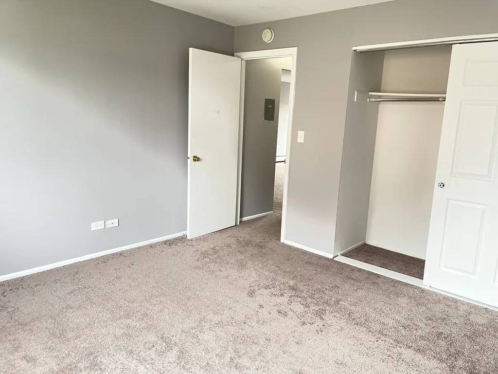 535 Brookside Drive Westmont IL 60559