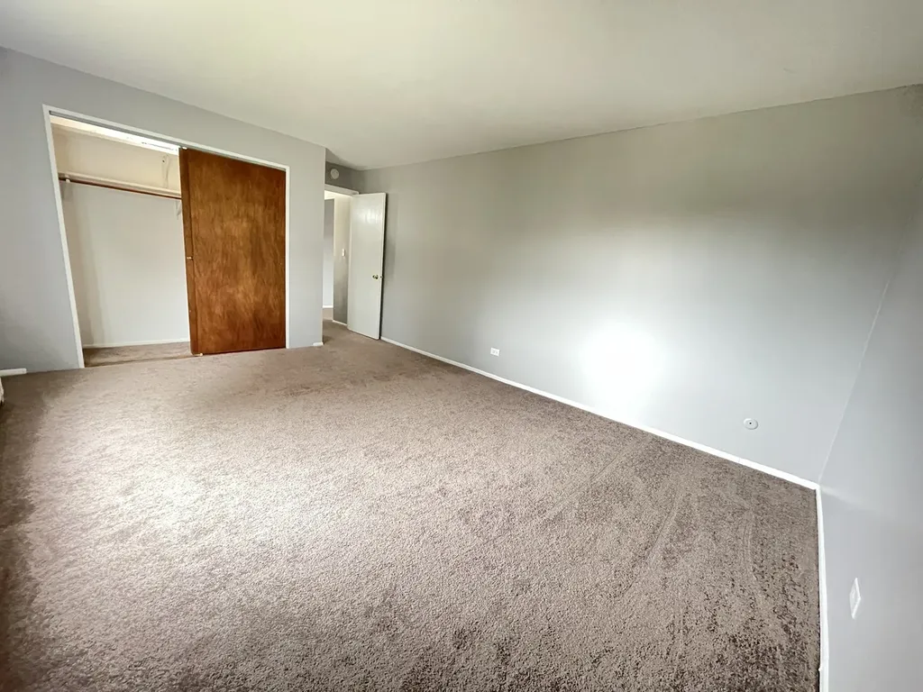 535 Brookside Drive Westmont IL 60559