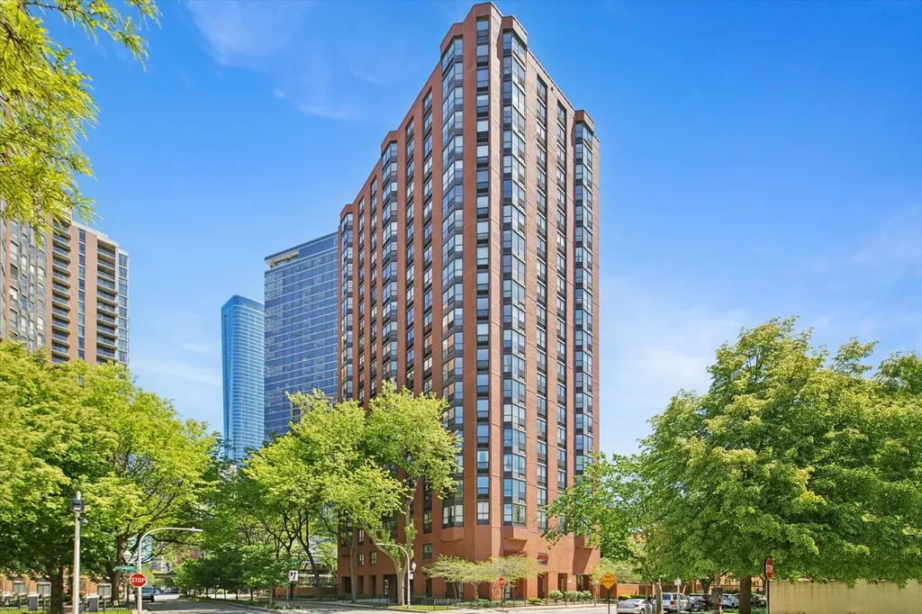 901 South Plymouth Court Chicago IL 60605