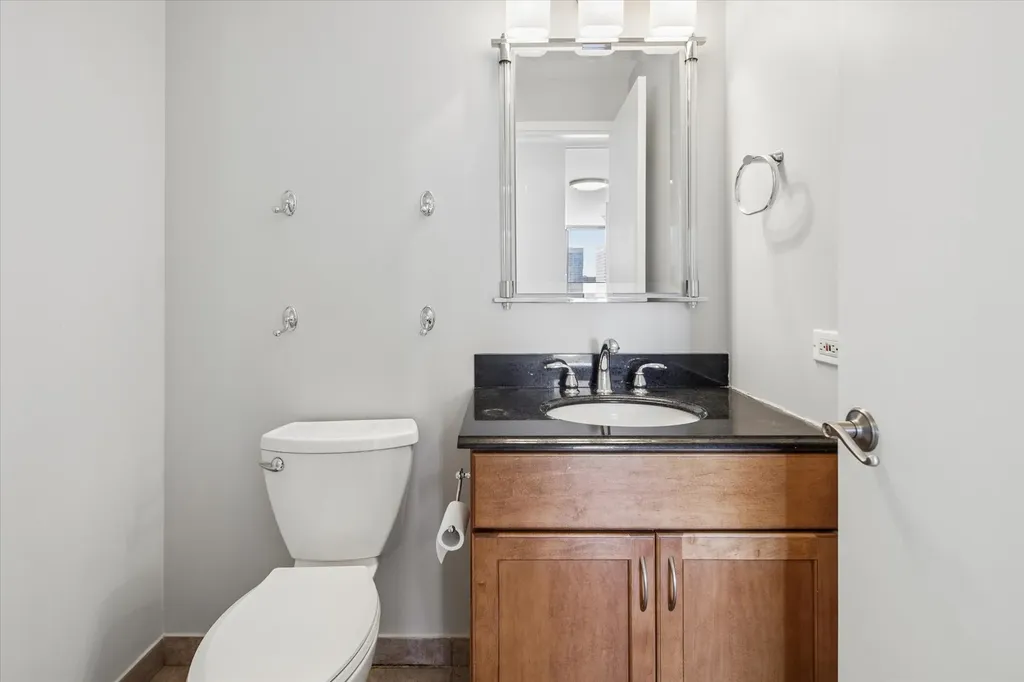901 South Plymouth Court Chicago IL 60605