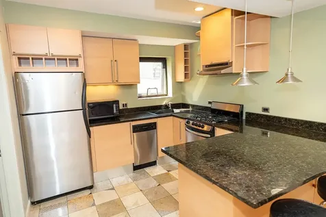 1607 Simpson Street Evanston IL 60201