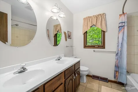 27 Clearwater Point Putnam IL 61560