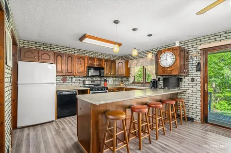 27 Clearwater Point Putnam IL 61560
