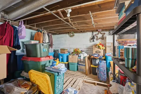 443 16TH Avenue East Moline IL 61244